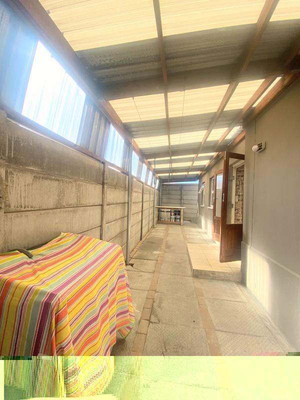 2 Bedroom Property for Sale in Mitchells Plain Central Western Cape
